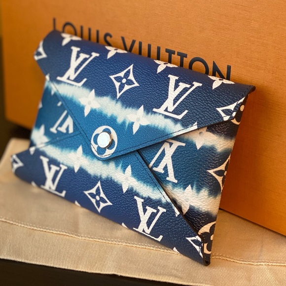 Louis Vuitton Kirigami Pochette MM: Escale - Picture 2 of 12